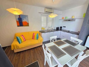 Dining - Holiday apartment with sea view (Novi Vinodolski)