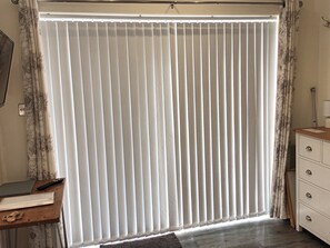 Studio | Interior - Modern Detached Bungalow (Sale)