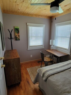 3 dormitorios, escritorio, tabla de planchar con plancha y wifi gratis