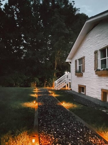 Cozy King Apt Suite w/ Fire Pit & Mountain Views