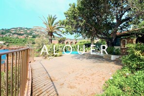Property grounds - House (Saint-Raphaël)