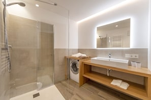 Shower, towels
