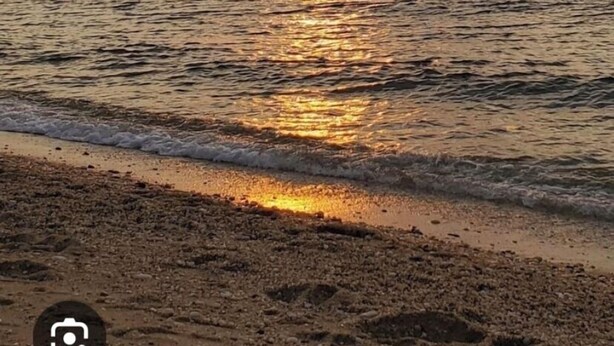 靠近海滩、沙滩椅、沙滩毛巾