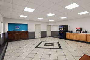 Lobby - Rodeway Inn Commerce (Commerce)