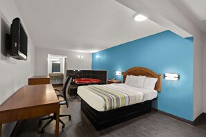 Premium bedding, desk, blackout drapes, soundproofing - Rodeway Inn Commerce (Commerce)