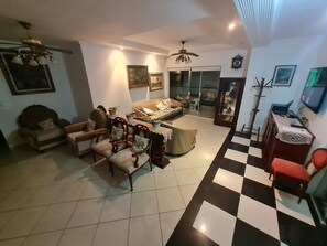 TV, livros, impressoras