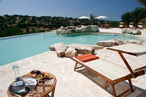 Pool - Nice apartment with private terrace. Shared pool. In Donnafugata, Sicily (Donnafugata)