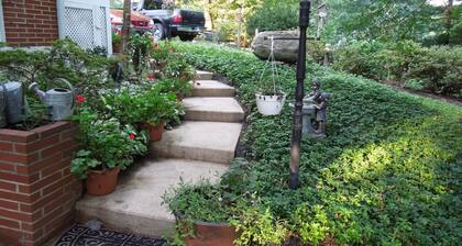 Quiet Bird River Bungalow and Nature Retreat Pet Friendly