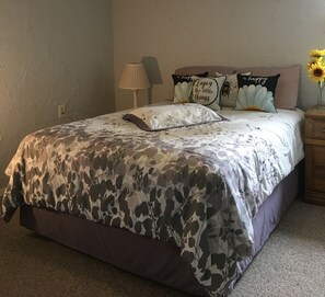 3 Schlafzimmer, Schreibtisch, Bügeleisen/Bügelbrett, kostenloses WLAN