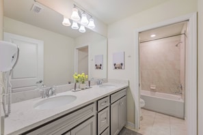 Unclassified image, 4 of 65, button