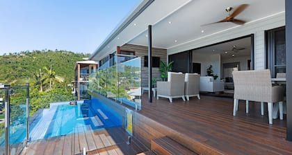 Luxury 5 bedroom home with private pool and spectacular ocean views