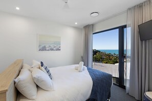 5 slaapkamers, een strijkplank/strijkijzer, wifi