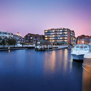 Marina - Wyndham Inn on the Harbor, perfect location (Newport)