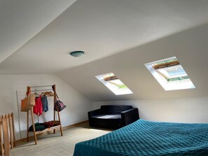 3 bedrooms, WiFi - Family home between land and sea (Lantic)