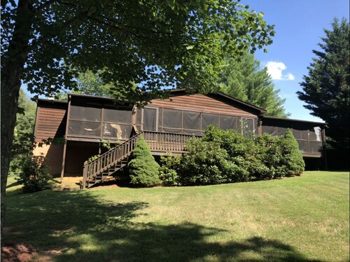 Flat waterfront property near Virginia Tech/Blacksburg on Claytor Lake