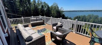 Spacious 3 Bedroom, 2 bath, new home, ocean views, close to Maine seafood!