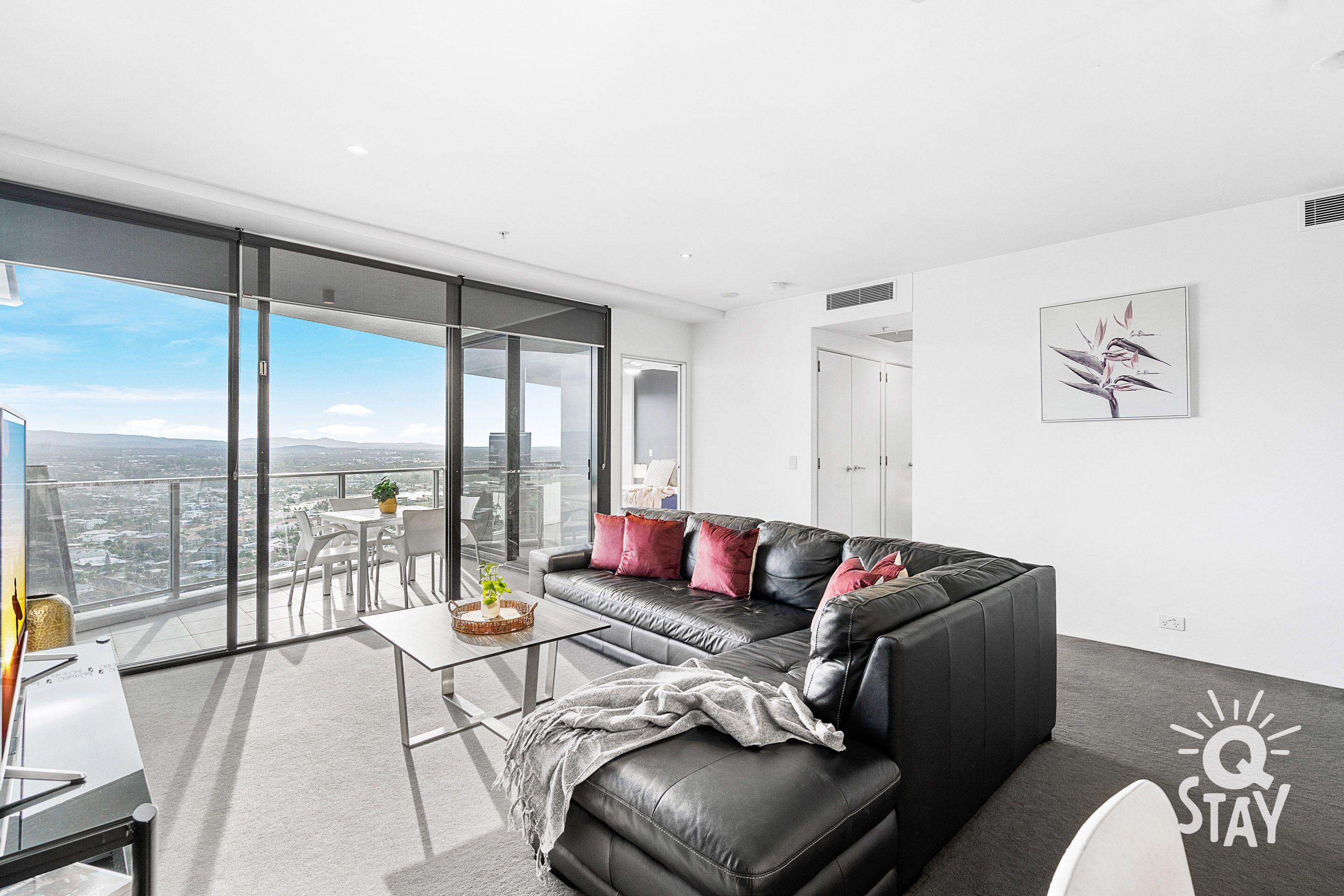 ♦️ Circle on Cavill – 2 Bedroom City View Apartments with SPA — Q Stay