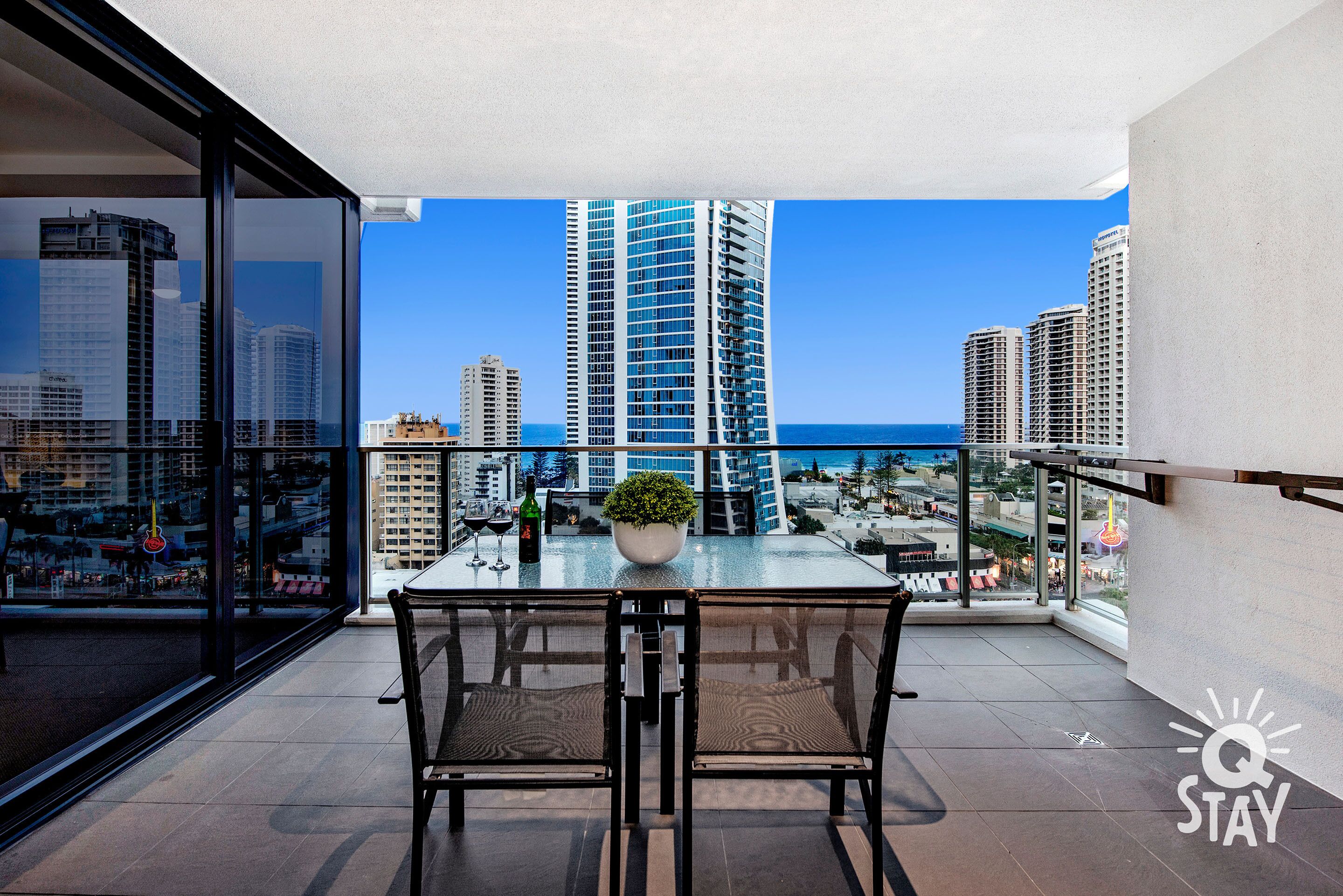 ♦️ Circle on Cavill – 2 Bedroom Ocean and City View Apartment — Q Stay