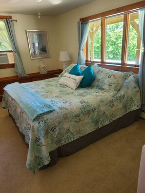 2 bedrooms, desk, iron/ironing board, free WiFi