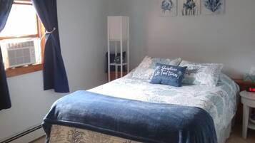 2 bedrooms, desk, iron/ironing board, free WiFi