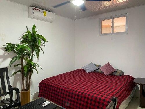 Nice room overlooking the lake, in the heart of Managua.