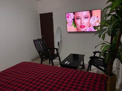 Nice room overlooking the lake, in the heart of Managua.