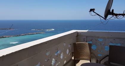 luxury apartment in CBD directly amazing beach view next to Hilton hotel