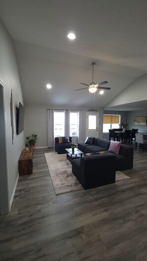 Smart TV, video games