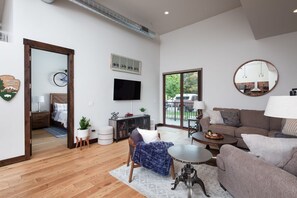 TV connectée, lecteur de DVD, livres, services de streaming