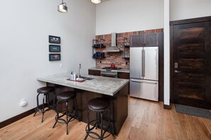 Fridge, microwave, oven, stovetop - Luxe, Large, Stylish Glacier NP Condo! Best Location, Ski Availabilities! (Whitefish)