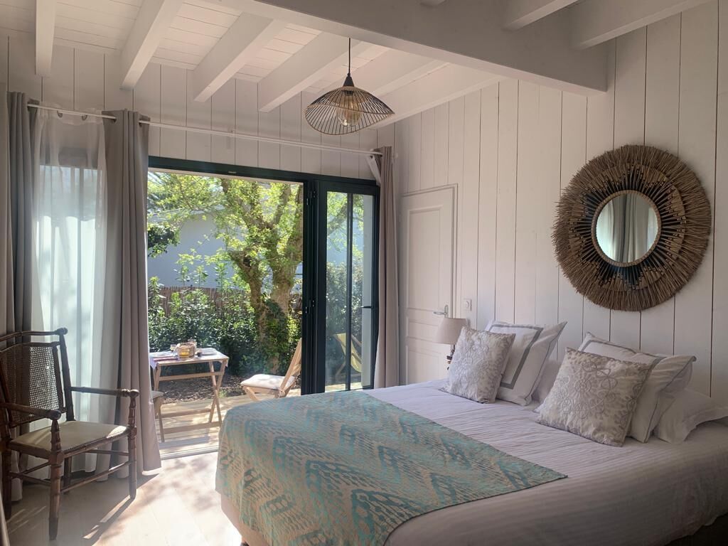 5 chambres, fer et planche à repasser, Wi-Fi, draps fournis