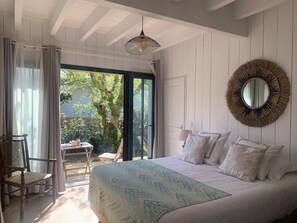 4 chambres, fer et planche à repasser, Wi-Fi, draps fournis