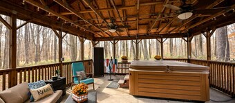 Kinsman Cabin in the woods on 60 acres w/Hot Tub