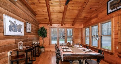 Kinsman Cabin in the woods on 60 acres w/Hot Tub