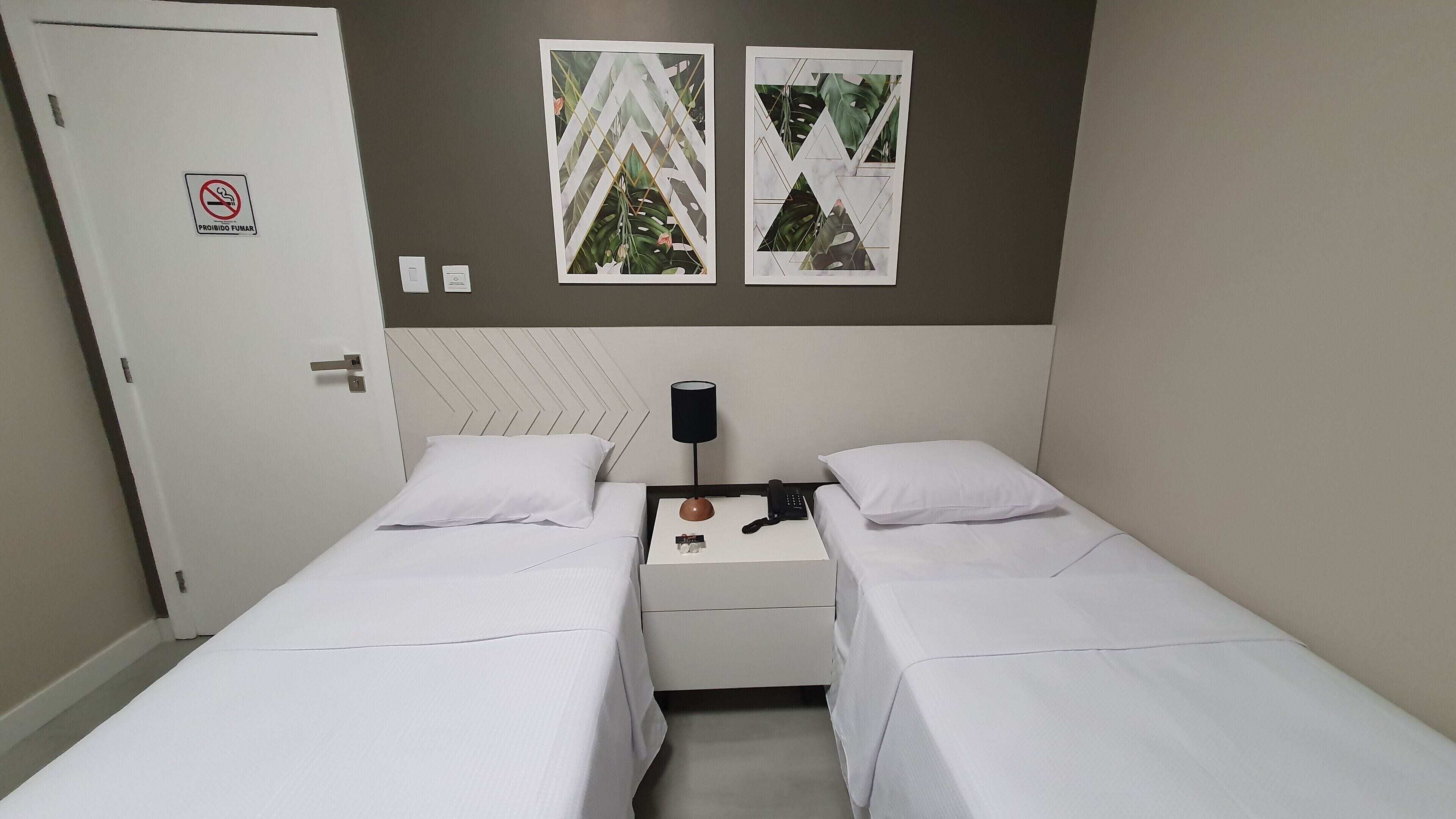 Surmatelas, minibar, espace de travail pour ordinateur portable