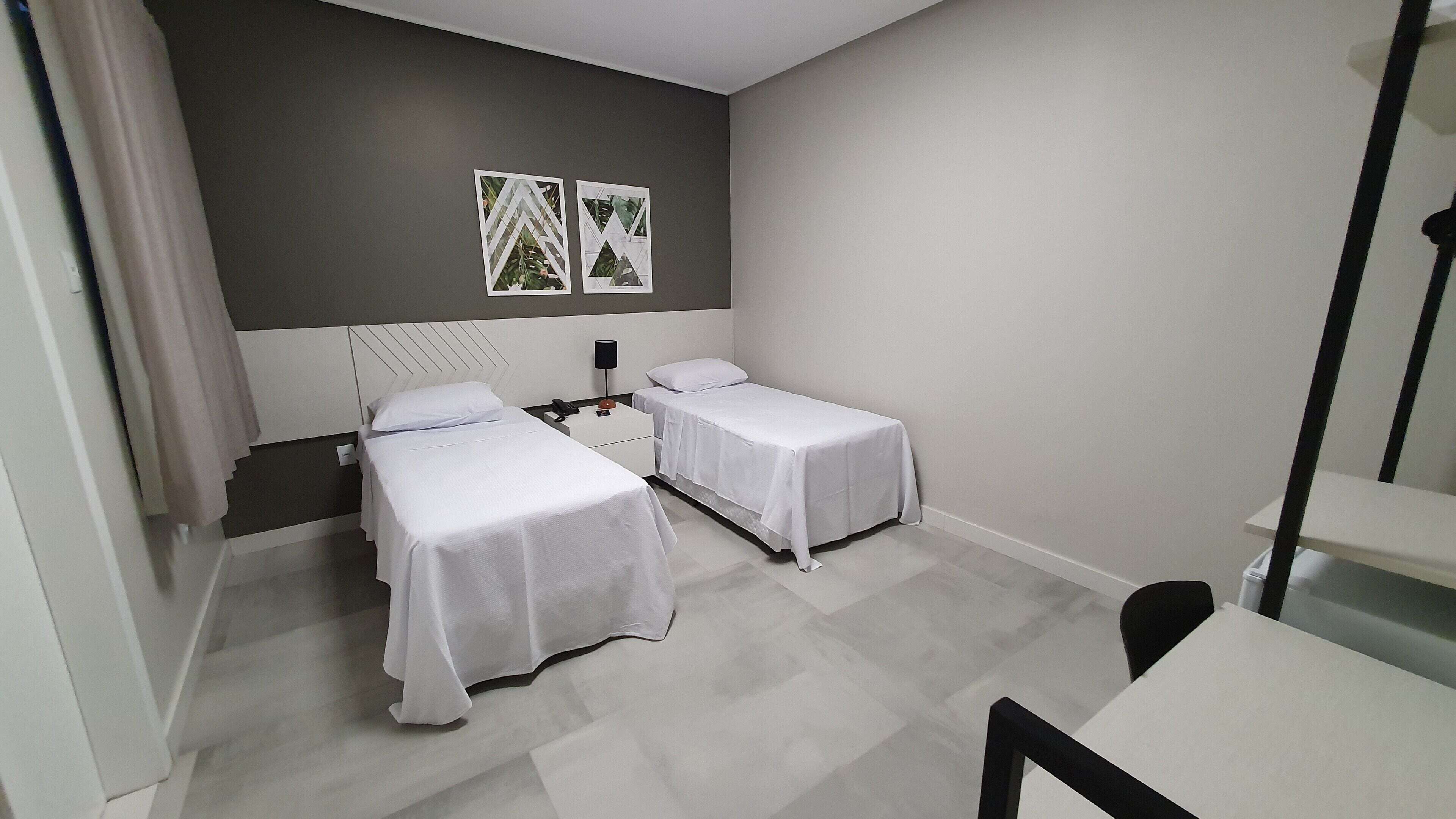 Surmatelas, minibar, espace de travail pour ordinateur portable