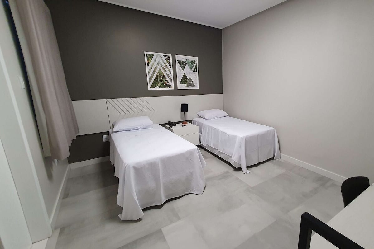 Surmatelas, minibar, espace de travail pour ordinateur portable