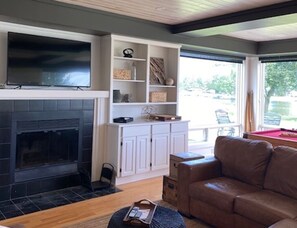 Smart TV, fireplace, toys, streaming services