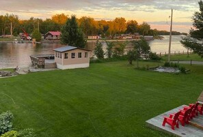 Property grounds - Riviera Lodge - Large Renovated Waterfront Property (West Nipissing)