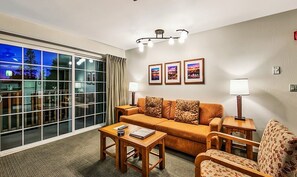 Tv, dvd-spelare och en stereo