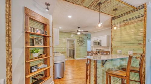 Rivers Edge: Spacious, Riverwalk, Close to USC, Ft Jackson, all area Hospitals