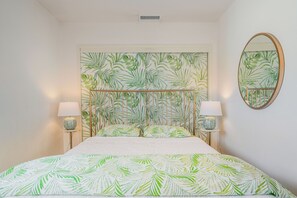 3 makuuhuonetta, työpöytä, silitysrauta/-lauta, ilmainen Wi-Fi