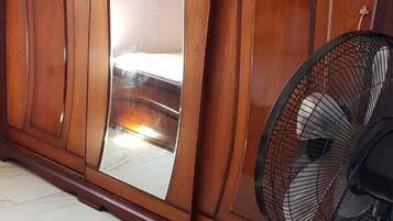Luxury Apartment | 2 bedrooms, in-room safe, individually decorated, individually furnished