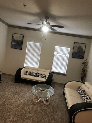 Smart TV - One bedroom apartment in midtown (Atlanta)