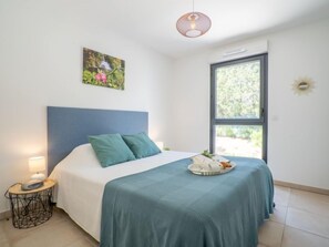 2 chambres, bureau, fer et planche à repasser, Internet gratuit