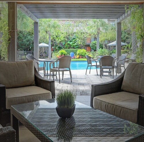 Winter Specials Uptown Galleria | Walkable