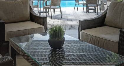 Winter Specials Uptown Galleria | Walkable