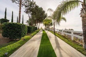 Property grounds - Villa Playa overlooking Pool Oasis (Temecula)