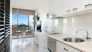Private kitchen - 128 Santai Resort – Stylish Couples Retreat (Casuarina)