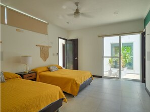 3 chambres, fer et planche à repasser, Wi-Fi, draps fournis
